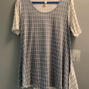 NWT Lularoe Perfect T size Large